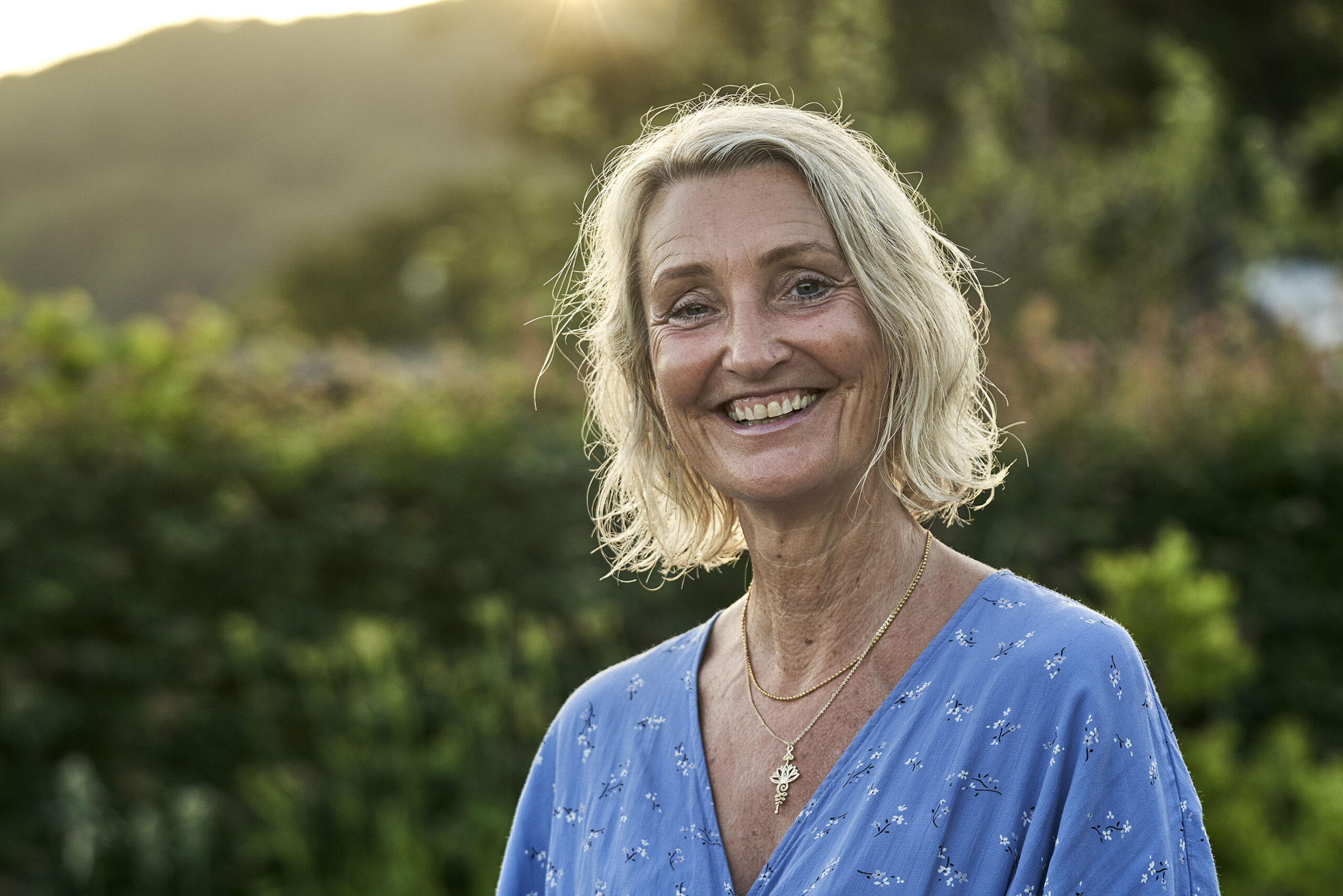 Dorthe Broeng smiler i det grønne